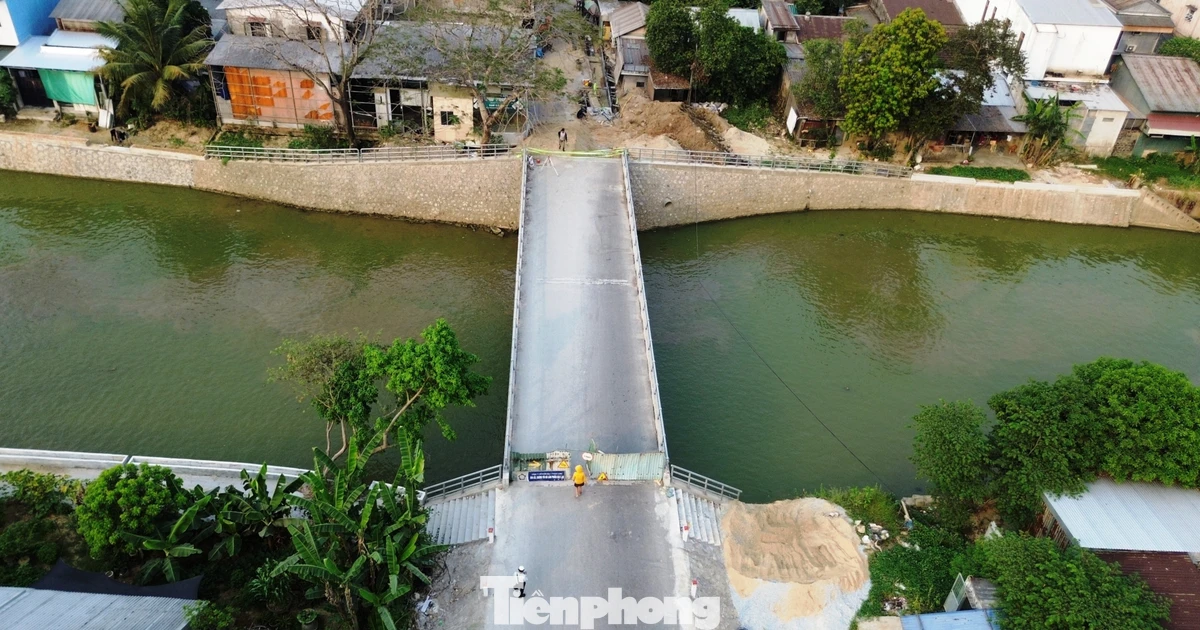 Chờ làm đường, cầu tiền tỷ nối hai phường xây xong lâu vẫn nghẽn