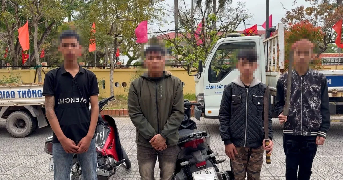 Mang hung khí, chạy xe lạng lách trên phố quay clip ‘câu like’