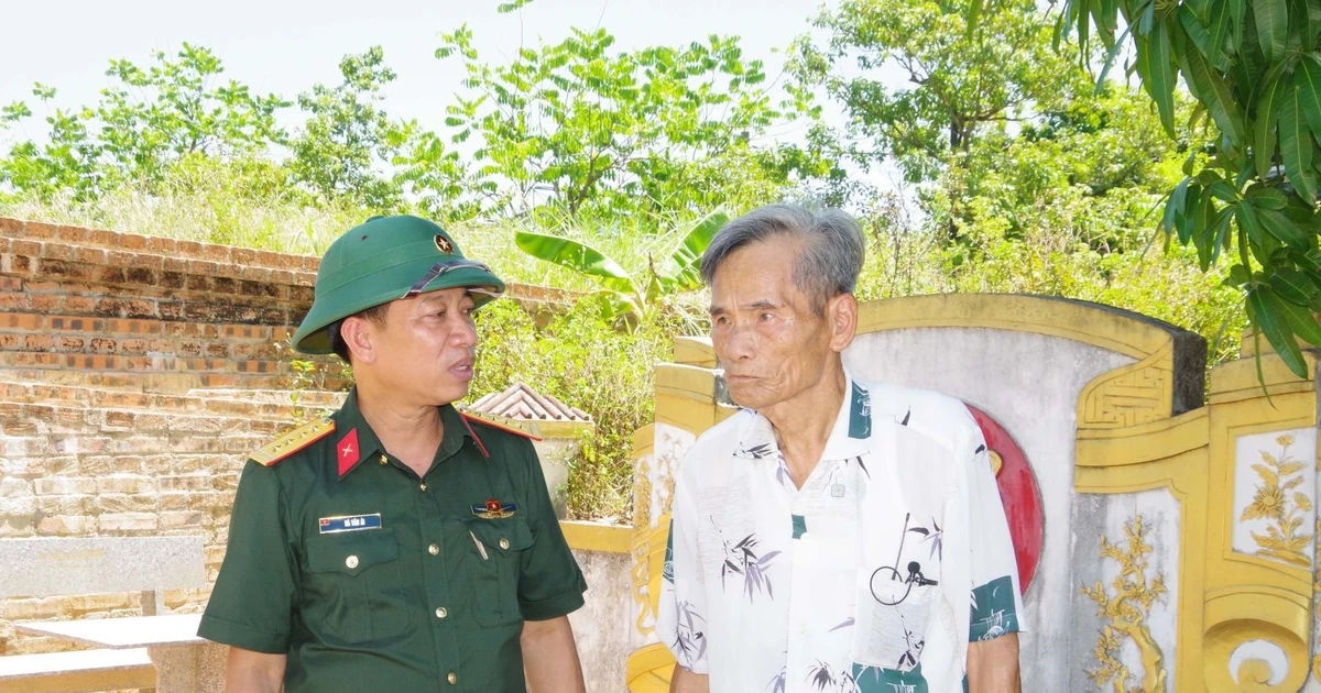 Tiếp tục khảo sát địa điểm nghi có mộ liệt sĩ trong Kinh thành Huế