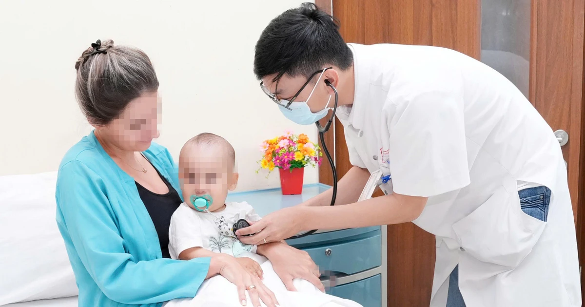 Bé trai 9 tháng tuổi người Kazakhstan thoát nạn sau khi nuốt kim băng sắc nhọn