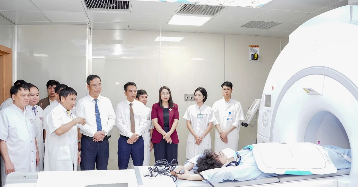 Đưa trang thiết bị y tế thế hệ mới nhất vào vận hành tại Huế