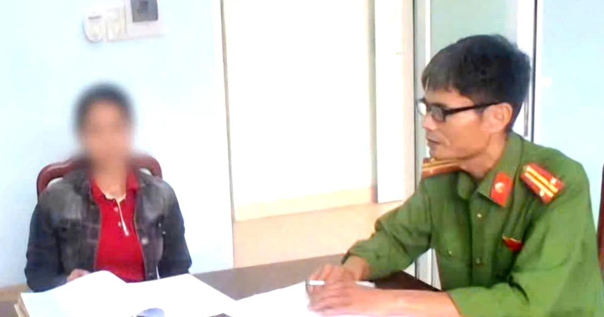 Một phụ nữ người Cơ Tu nhận lại 60 triệu đồng chuyển nhầm sau hơn 3 tháng