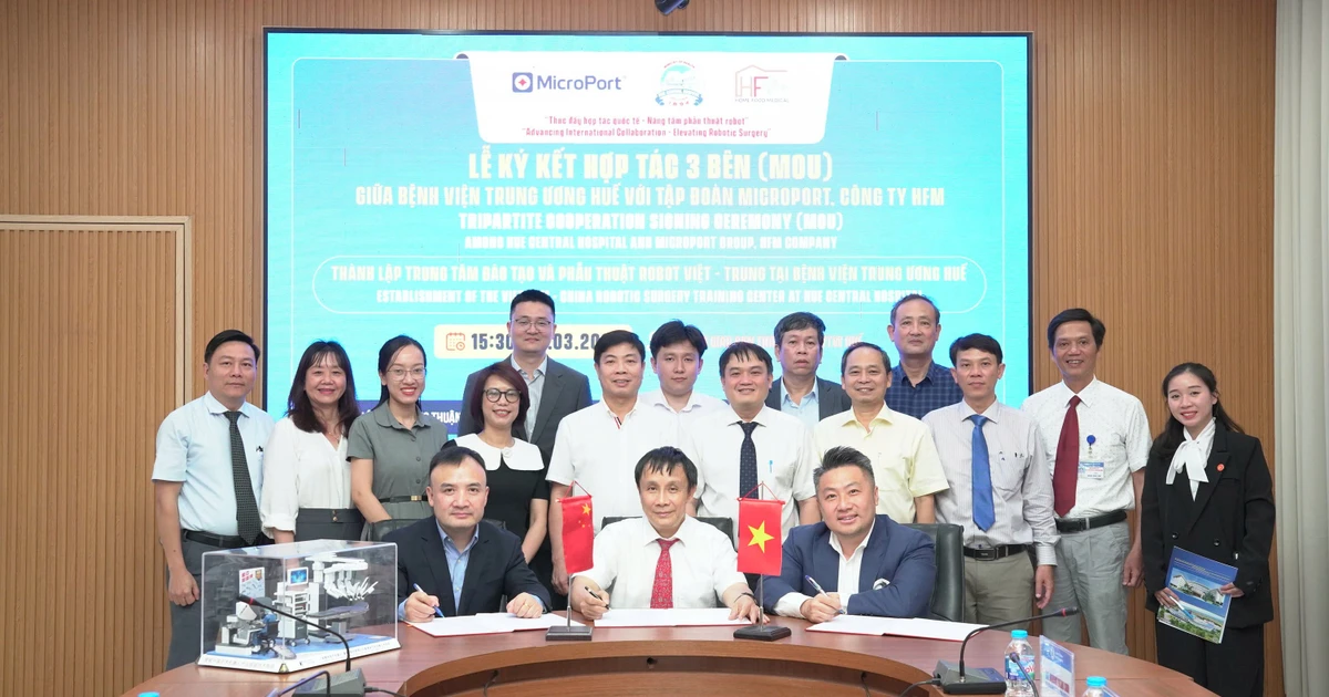 Huế lập Trung tâm đào tạo phẫu thuật robot Việt - Trung đầu tiên
