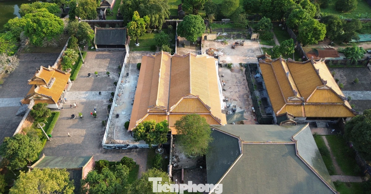 Tranh luận trùng tu nhà hát cổ trong lăng tẩm ở Huế