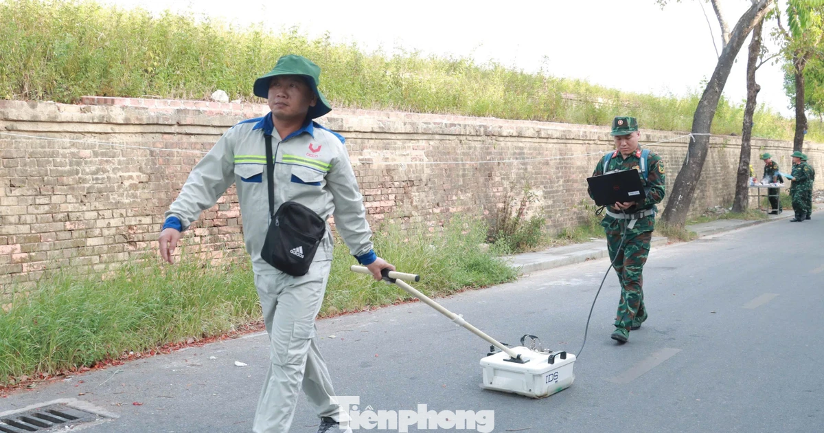 Cận cảnh radar xuyên đất dò tìm mộ liệt sĩ trong Kinh thành Huế