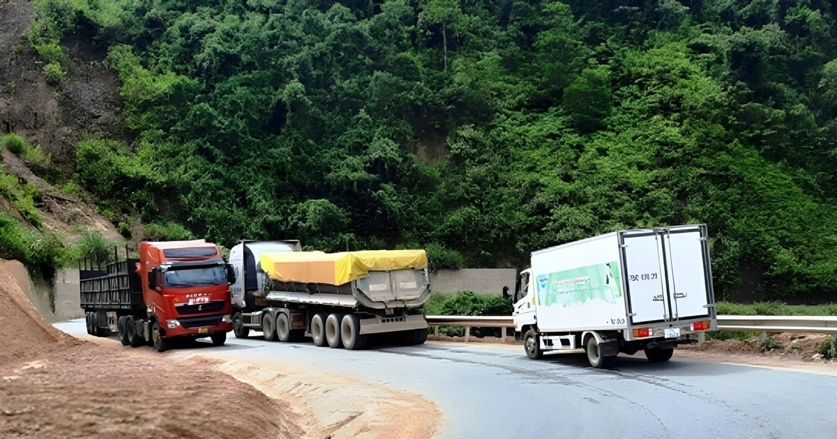 Thực hư cấm xe sơ mi rơ-moóc trên Quốc lộ 49