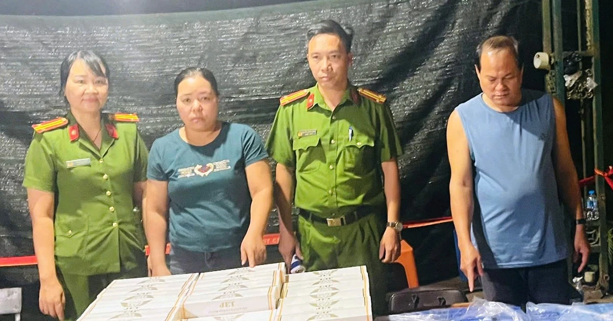 Bắt giữ đối tượng vận chuyển hàng nghìn bao thuốc lá lậu qua TP. Huế