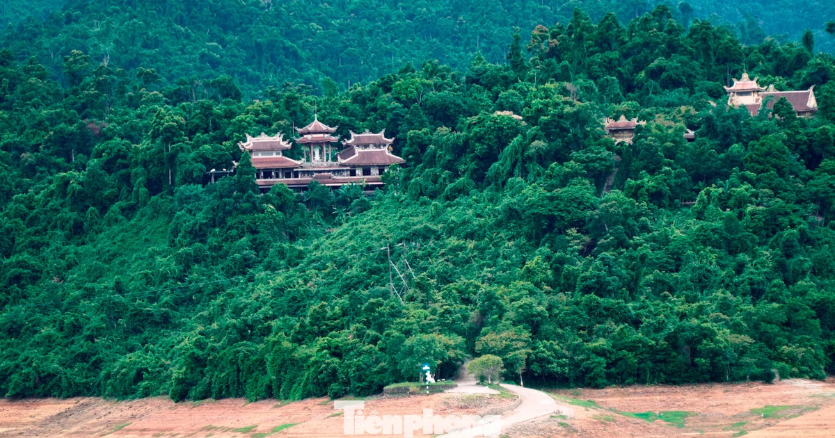 Cảnh tượng không ngờ tại điểm du lịch Huế nổi tiếng