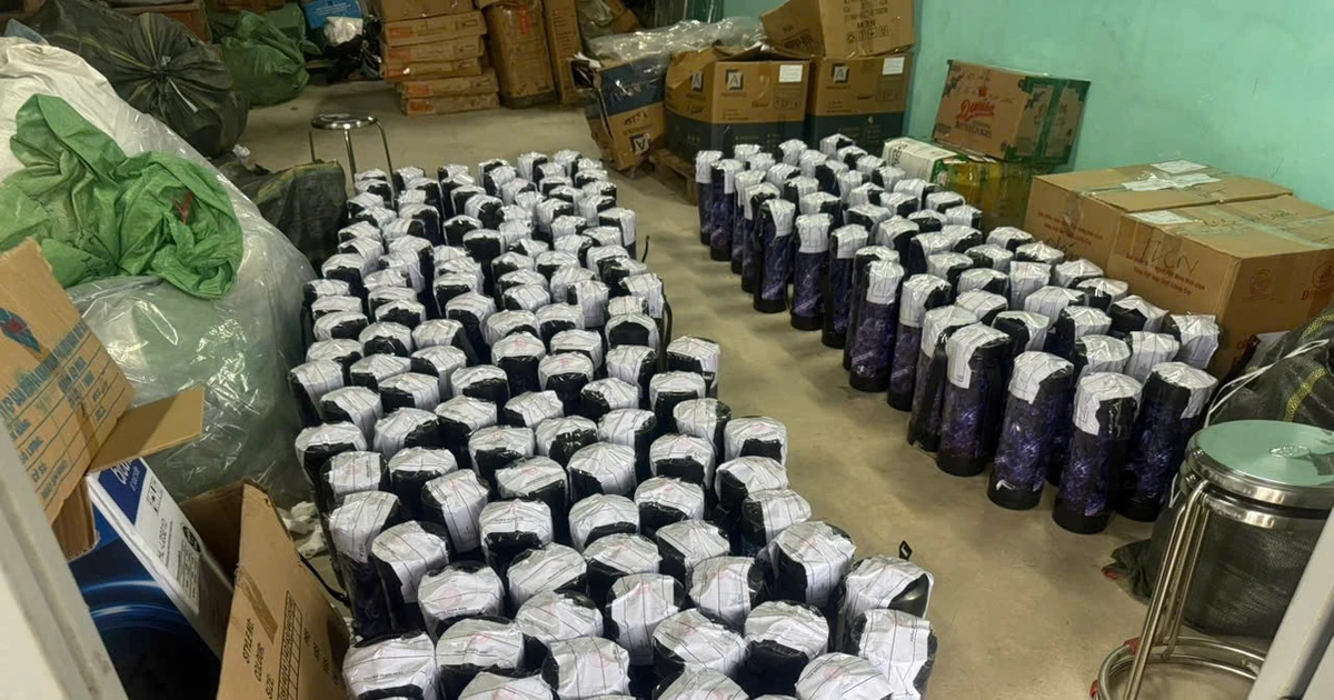 Huế triệt phá ổ buôn ‘khí cười’, thu giữ hơn 1 tấn N2O