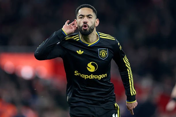 MU 'đánh sập' Emirates, Arsenal 3 trận liền không thắng