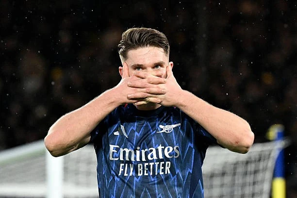 Arsenal đè bẹp Leeds, xây chắc ngôi đầu Ngoại hạng Anh