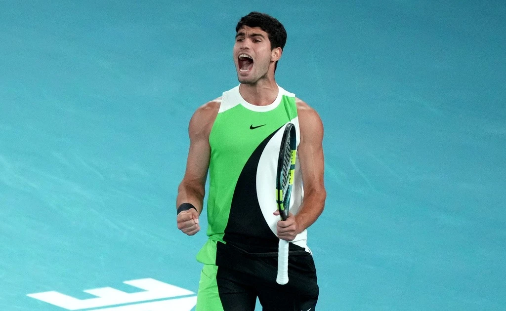 Alcaraz thắng ngược Djokovic, giành Australian Open lần đầu tiên