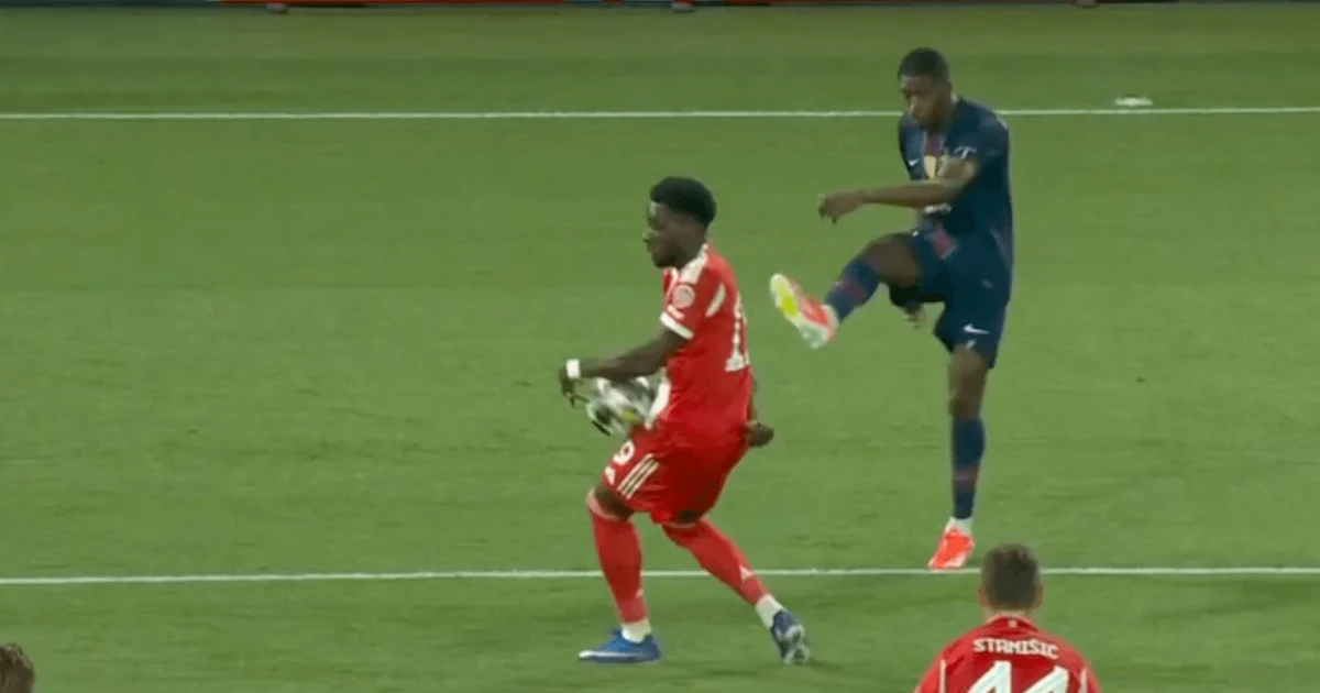 Tranh cãi gay gắt xung quanh quả phạt đền giúp PSG thắng Bayern