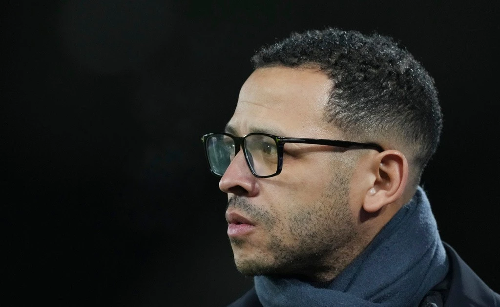 Chelsea trải qua chuỗi trận tệ nhất thế kỷ, HLV Rosenior thừa nhận sự thật đau lòng