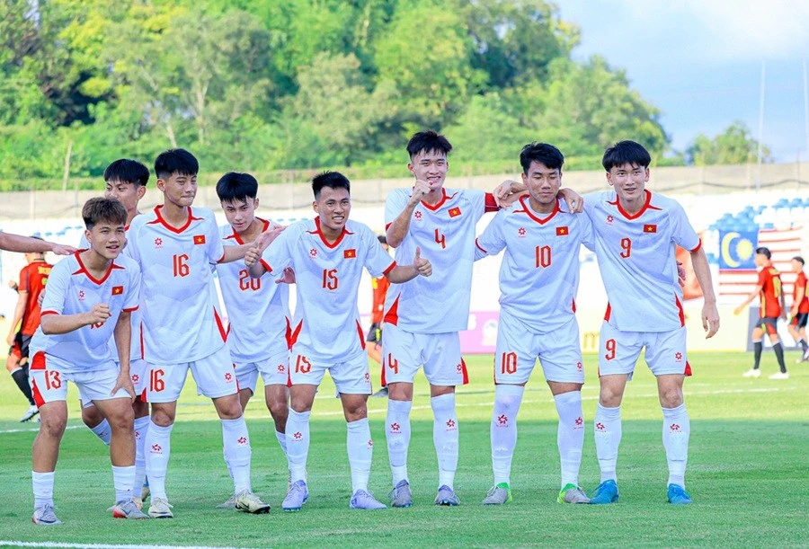 Báo Indonesia 'choáng váng' với màn trình diễn của U17 Việt Nam