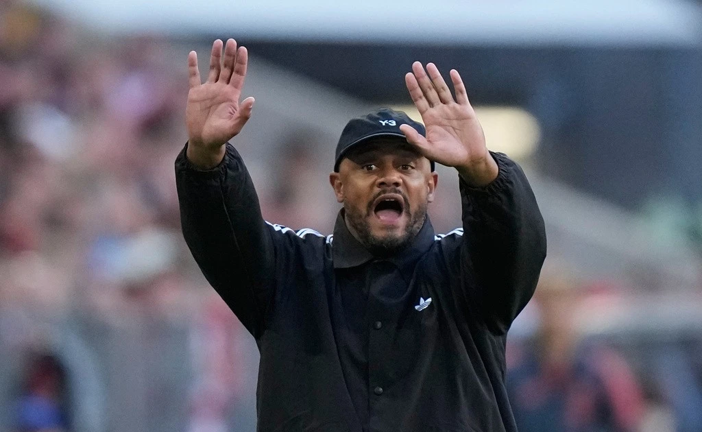 HLV Kompany bị ‘cách ly’ vì án phạt, Bayern gặp khó trước PSG