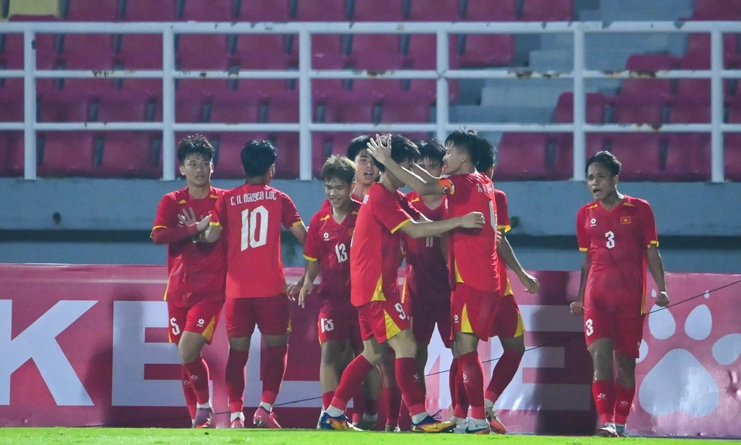 Trực tiếp U17 Việt Nam vs U17 Malaysia 0-0 (H1): Sỹ Bách sút bóng không tưởng