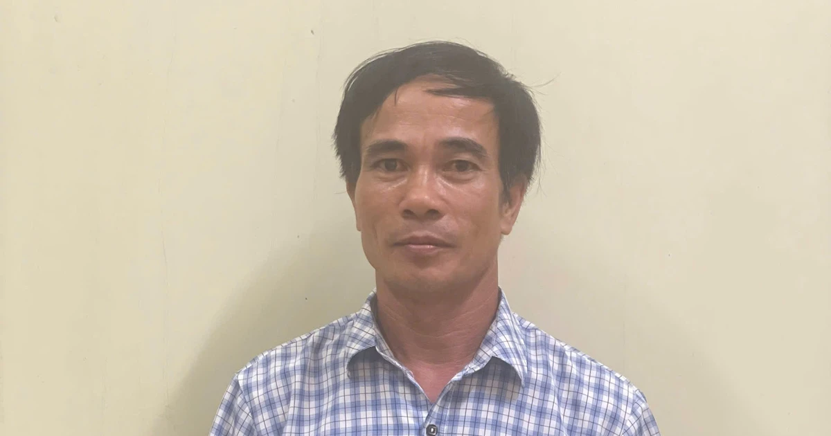 Tạm giữ hình sự người đàn ông tấn công, cầm bút đòi “chọc vào mặt” nữ bác sĩ