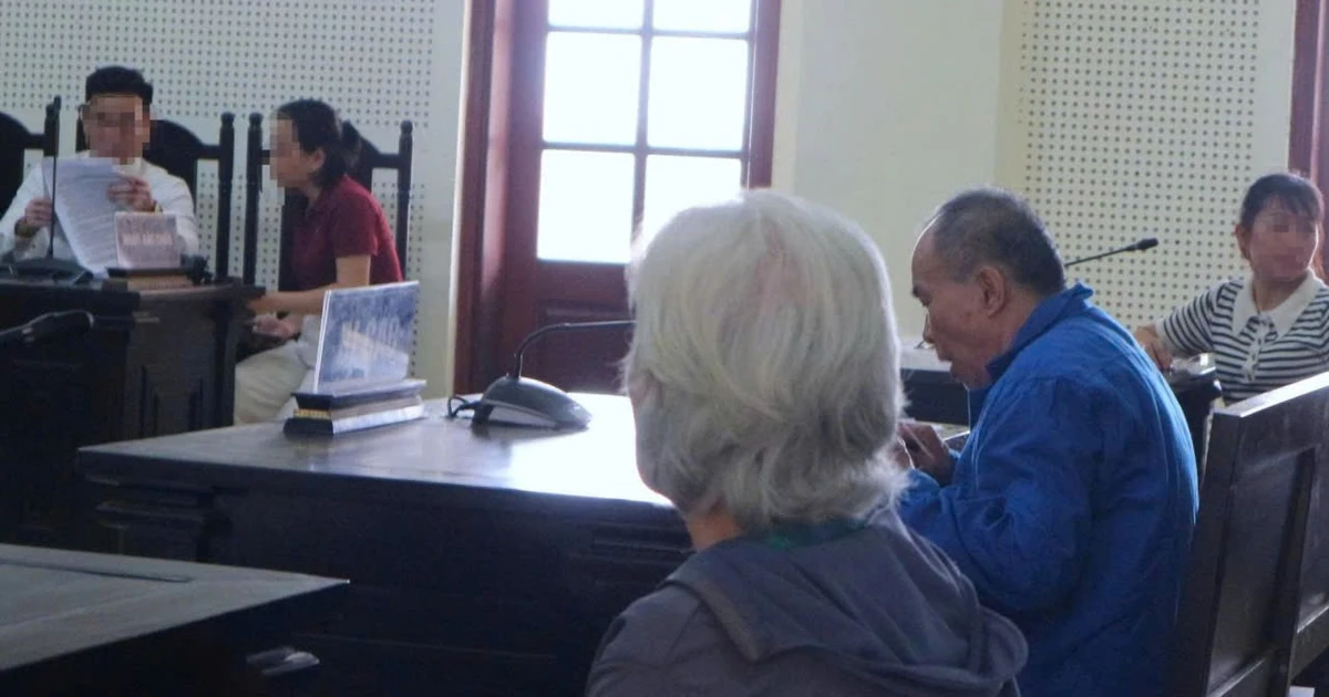 Bị chồng chém liên tiếp bằng 3 con dao, người vợ vẫn nghẹn ngào xin tòa khoan hồng