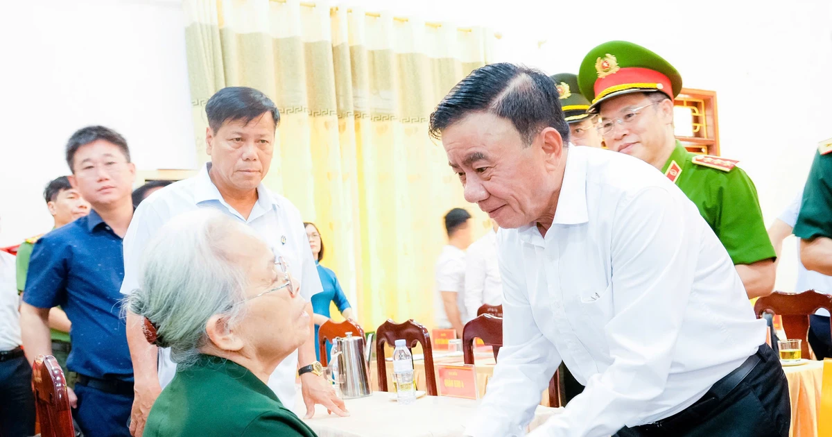 Hoạt động tri ân của Thường trực Ban Bí thư Trần Cẩm Tú tại Nghệ An