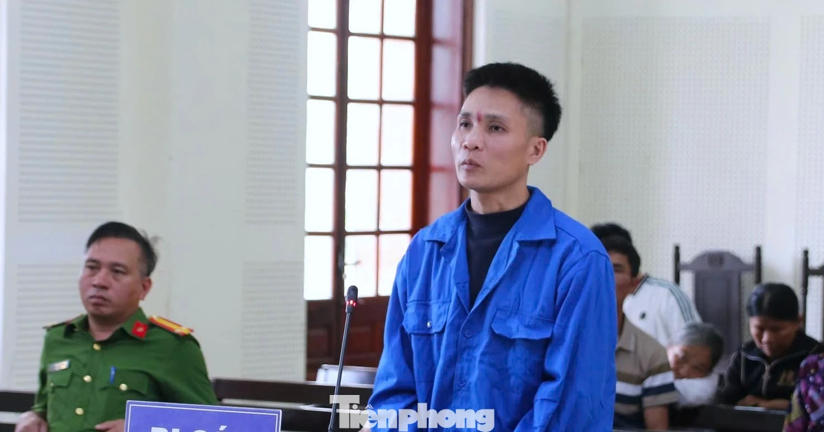 Thấy vợ vào phòng trọ cùng trai lạ, chồng cầm kéo đâm chết 'tình địch'