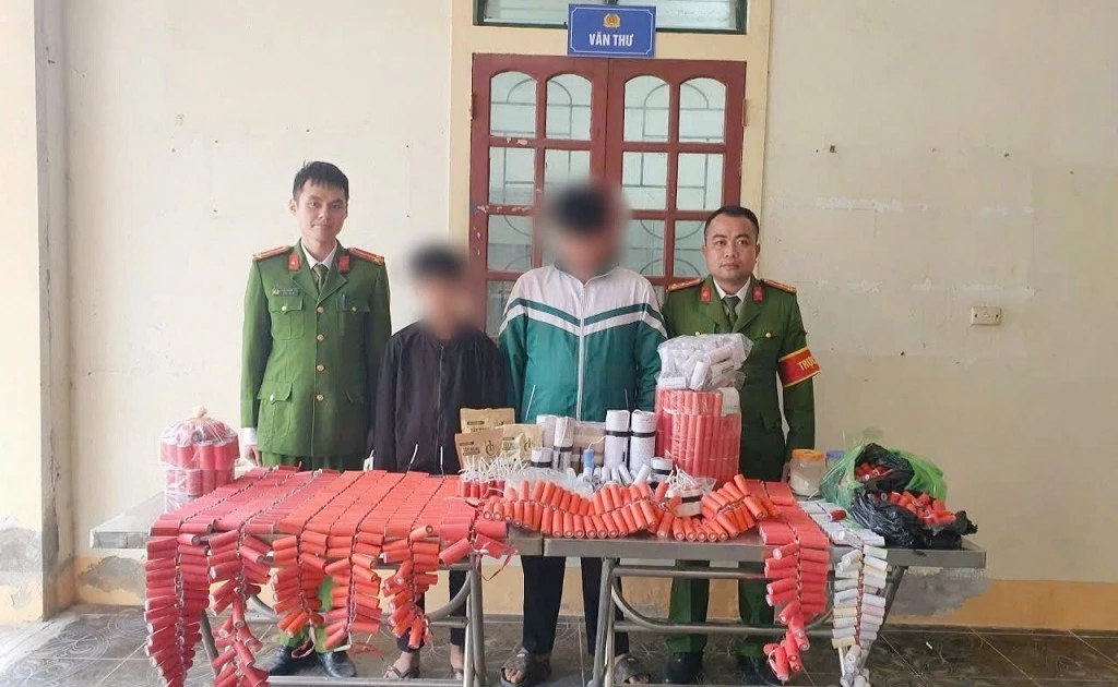 Nam sinh lớp 8 chế tạo hơn 3.000 quả pháo nổ rồi đem bán cho bạn học