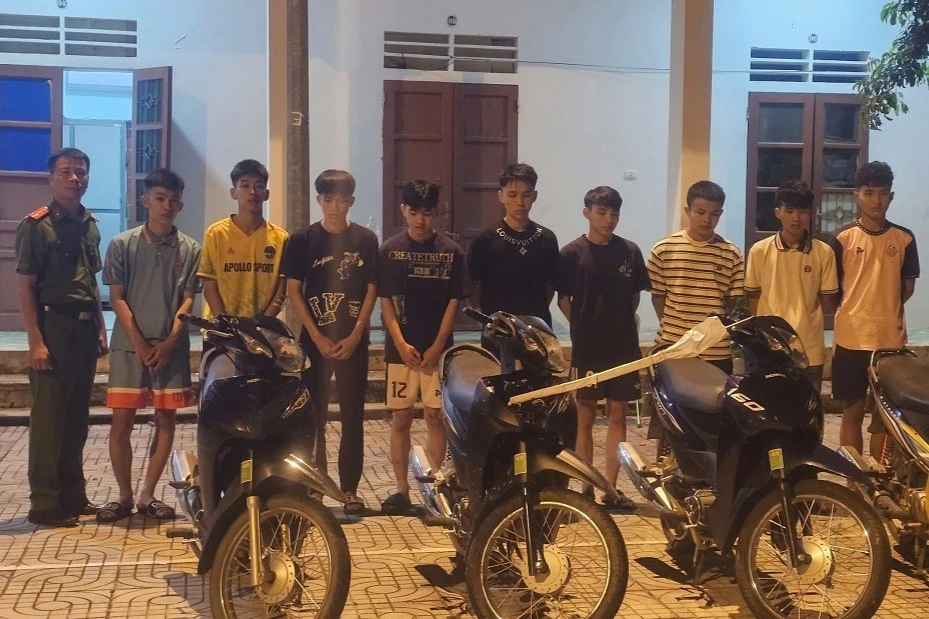 Bắt giữ 47 đối tượng mang dao, kiếm gây náo loạn đường phố