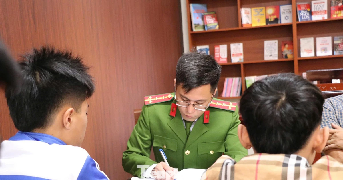 Khi cha mẹ, nhà trường và công an cùng bắt tay 'cứu' học sinh hư