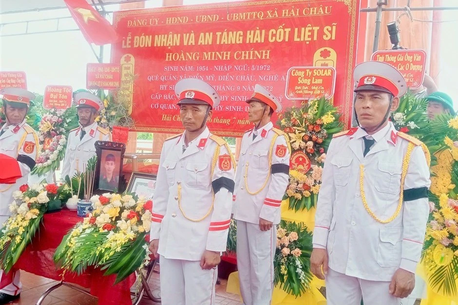 Nghẹn ngào ngày liệt sĩ trở về đất mẹ