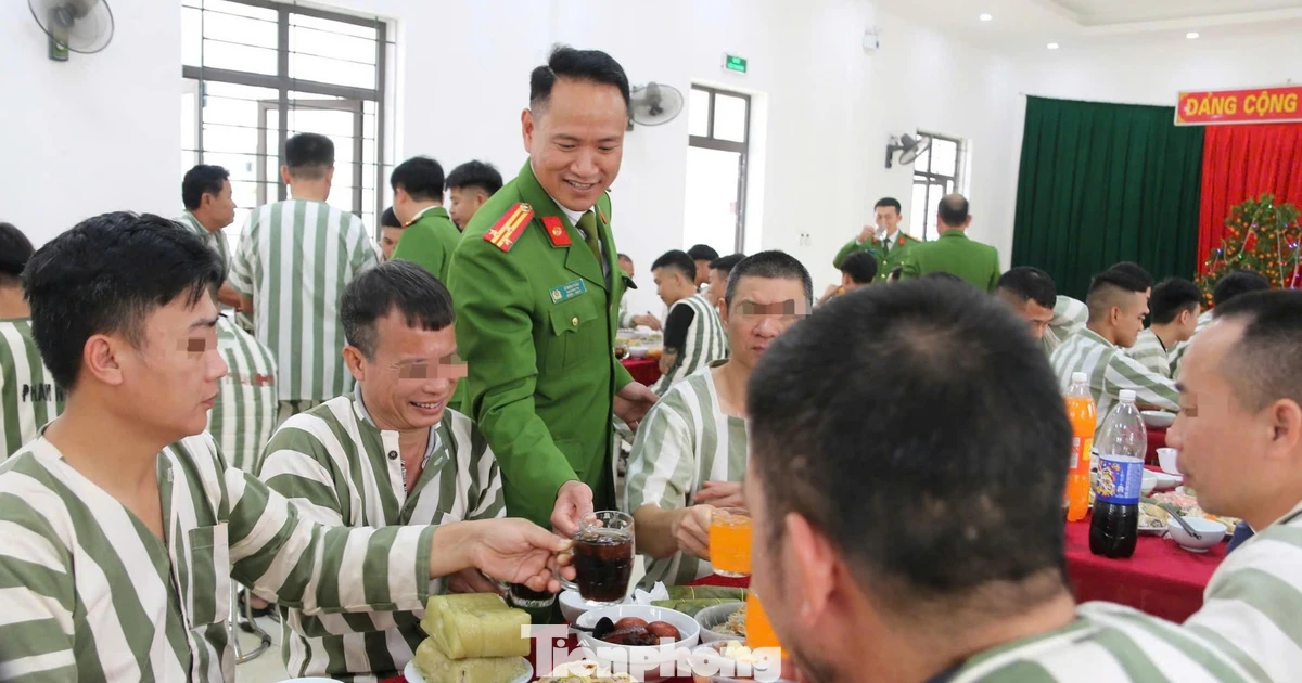 Tết sớm với những người trên hành trình tìm lại sự đoàn viên