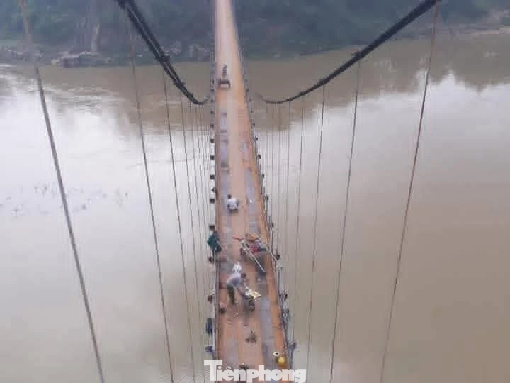 Tạm dừng lưu thông cầu treo ở Nghệ An