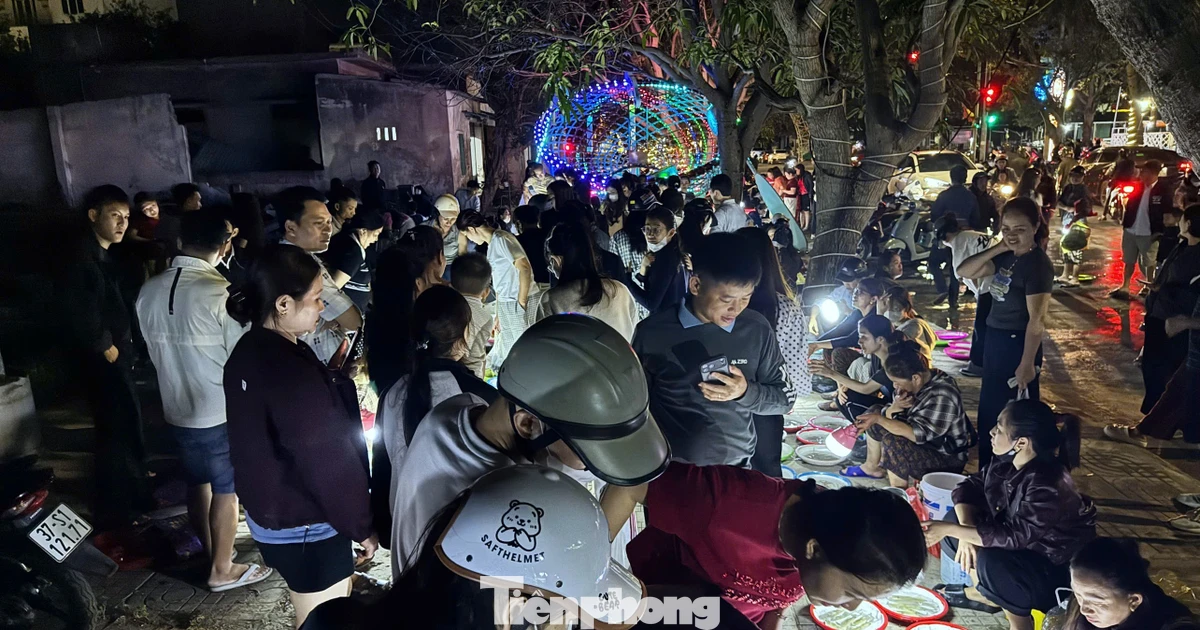 Chen chân 'săn' đặc sản mực nháy Cửa Lò