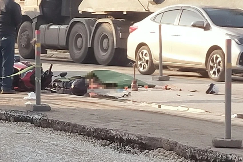 Va chạm xe đầu kéo, hai bà cháu tử vong