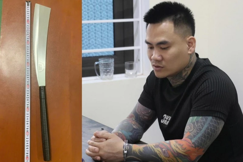 Tạm giữ hình sự đối tượng cầm dao xông vào quán cà phê chém người