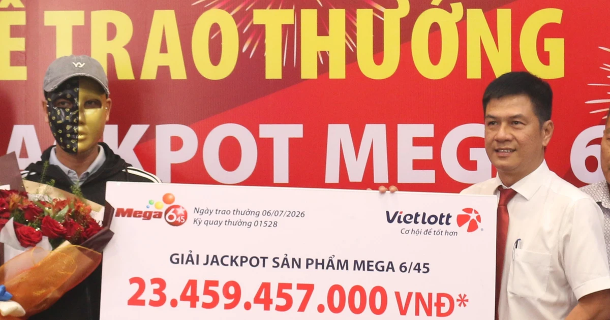 Đang uống cà phê, phát hiện trúng Vietlott hơn 23 tỷ đồng