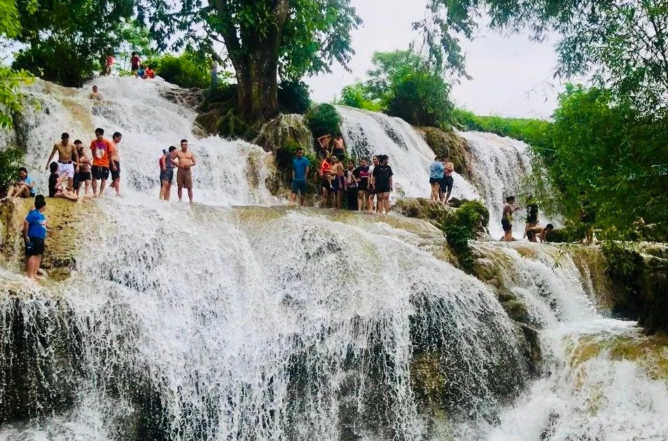 Tạm dừng hoạt động khu du lịch Thác Trăng sau tai nạn khiến du khách tử vong