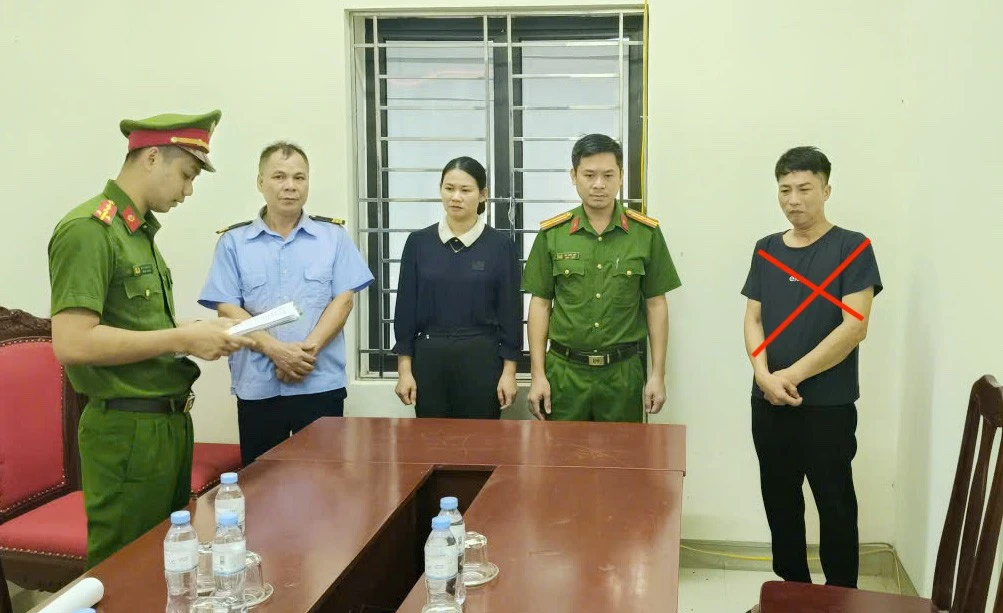 Gã hàng xóm xâm hại cô gái thiểu năng đến mang thai