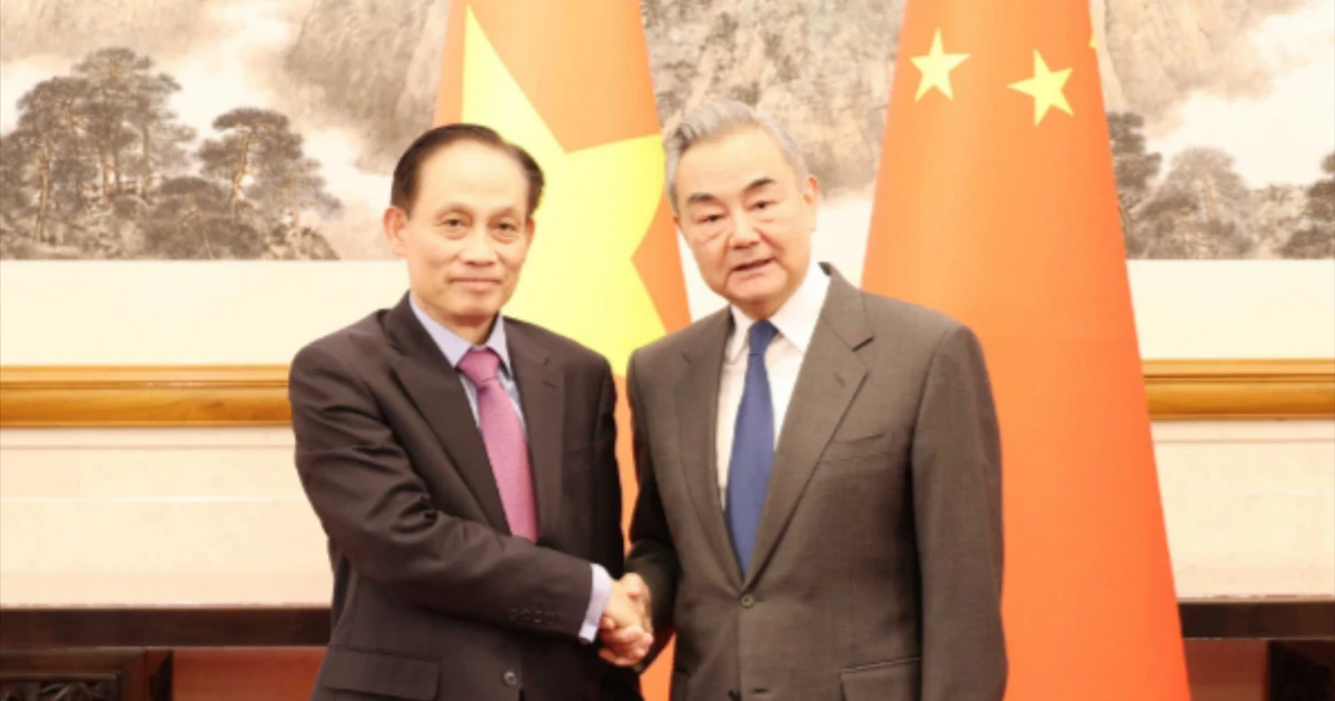 Đặc phái viên của Tổng Bí thư Tô Lâm hội đàm với Bộ trưởng Ngoại giao Trung Quốc Vương Nghị