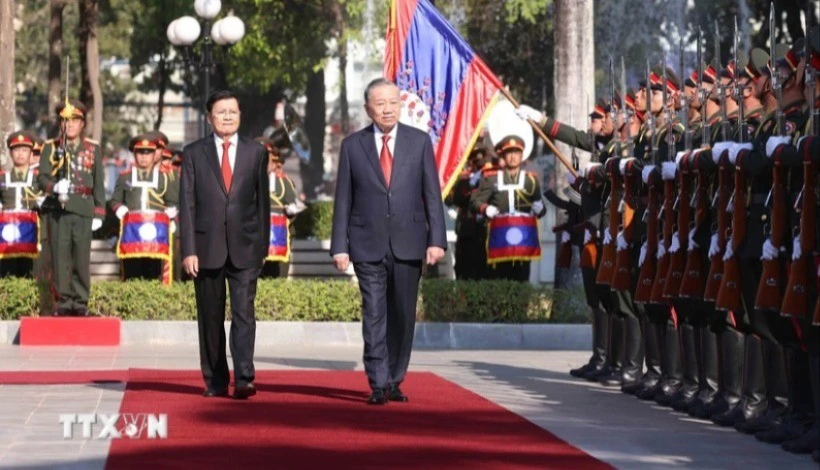 Lễ đón trọng thể Tổng Bí thư Tô Lâm tại thủ đô Vientiane của CHDCND Lào