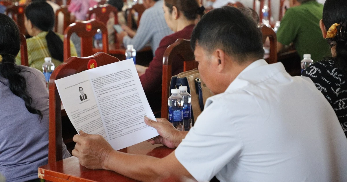 Cử tri kiến nghị có giải pháp bình ổn giá vật tư nông nghiệp, khắc phục sạt lở đê