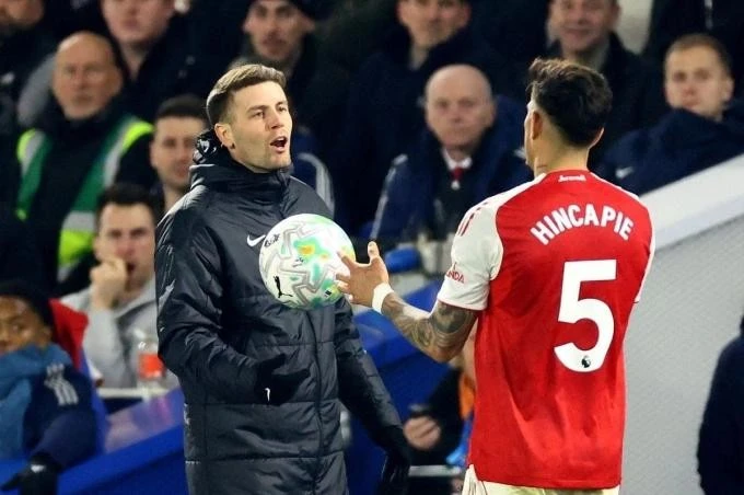 HLV Brighton gọi chiến thuật của Arsenal là 'Phản bóng đá'