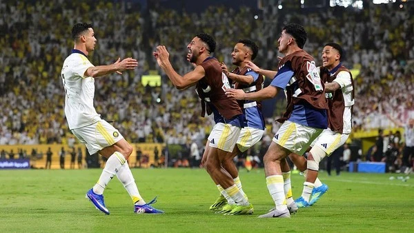 Ronaldo rực cháy, Al Nassr vô địch Saudi Pro League sau 7 năm