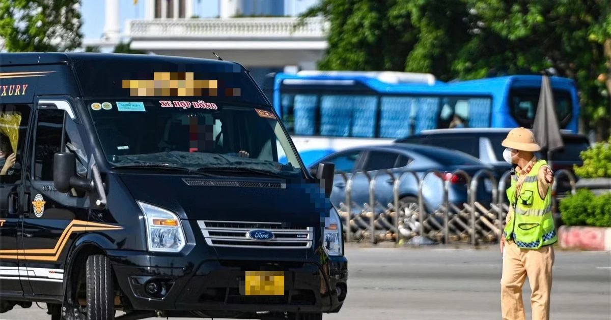 Đề xuất phạt đến 14 triệu đồng tài xế ô tô biển trắng nhận chở khách thu tiền