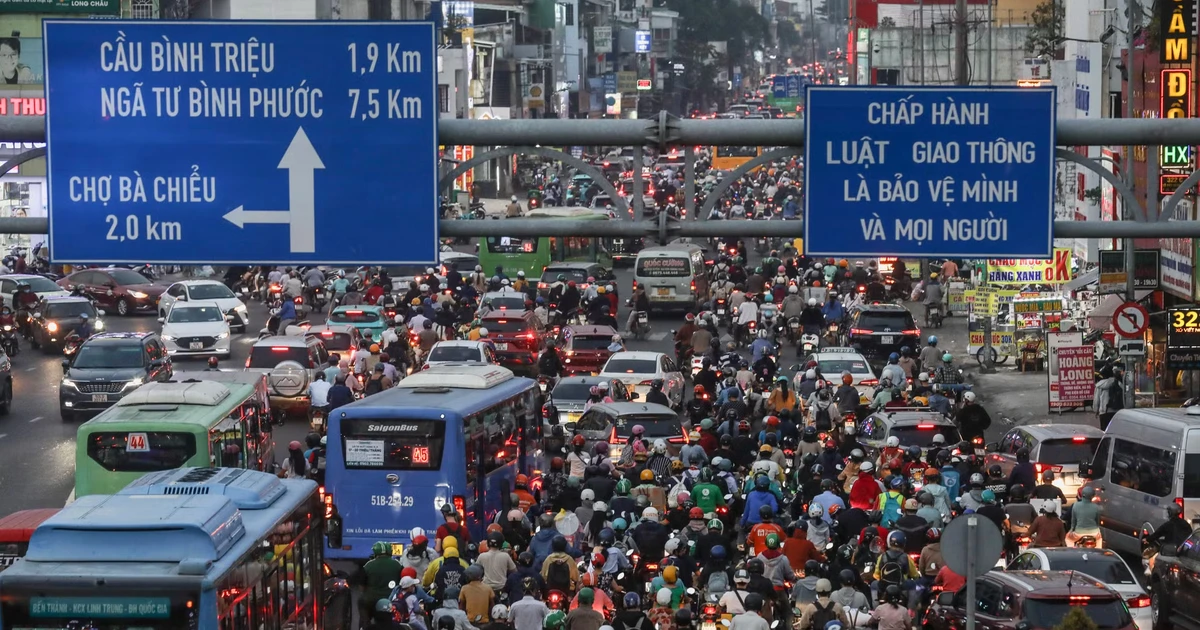 Vì sao người dân chưa mặn mà với xe buýt ở TPHCM?