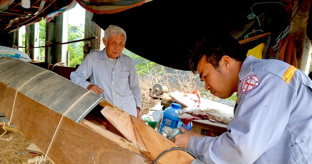 Truyền đời nghề đóng ghe đua