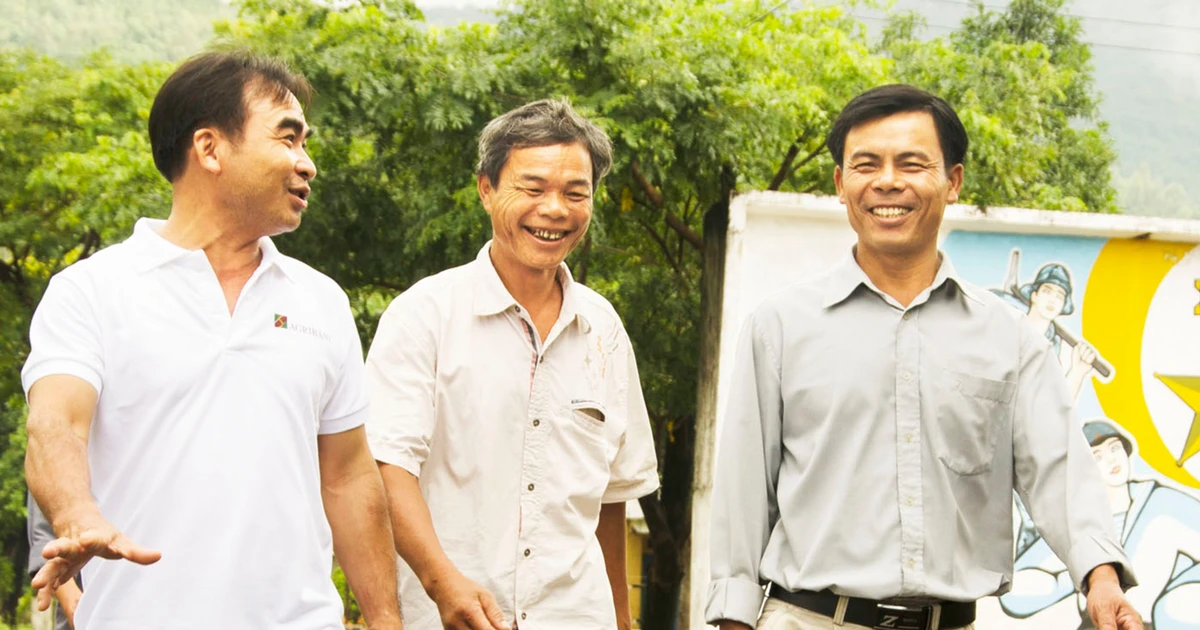 Phía sau những tấm ảnh