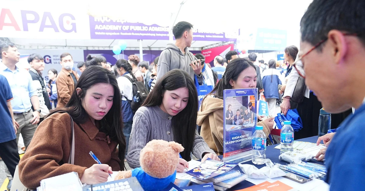 Tuyển sinh đại học 2026: Thấp thỏm ‘hóng’ quy chế