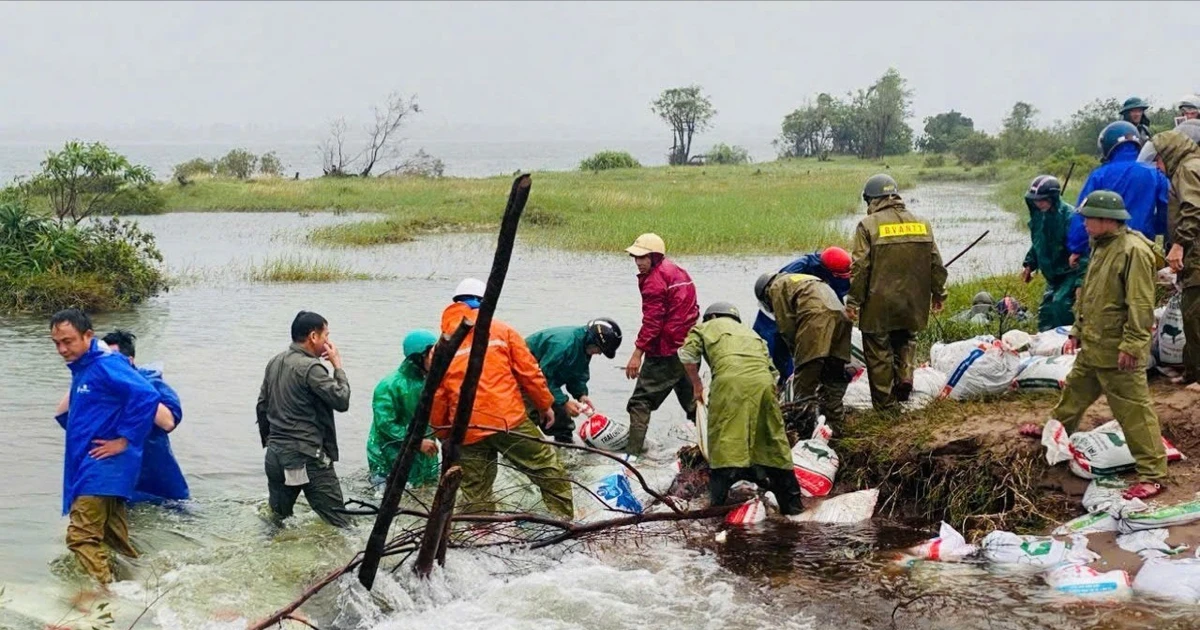 Bờ bao tại dự án mỏ sắt Thạch Khê bị sạt lở