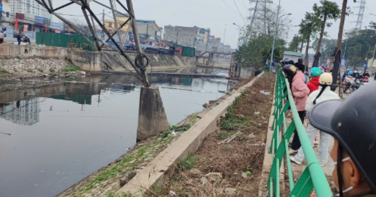 Hà Nội: Phát hiện thi thể người nổi trên sông Tô Lịch