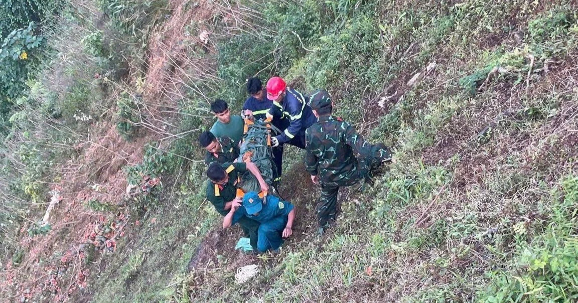 Ô tô tải mất lái lao xuống vực sâu 200m, một người chết tại chỗ